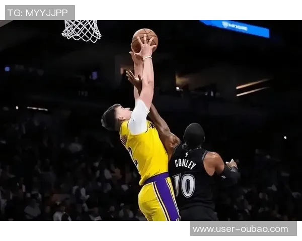 单节17分展现巅峰状态克莱无惧詹东缺阵拉拉维亚助力球队逆袭 单节17分展现巅峰状态克莱无惧詹东缺阵拉拉维亚助力球队逆袭